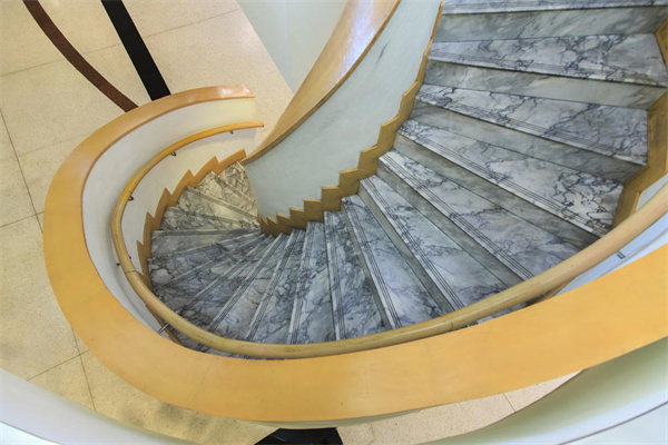 楼梯装修用什么材料好 室内楼梯装修材料用什么好