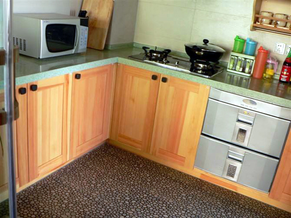 小厨房变大空间的方法有哪些（小厨房如何设计扩大空间）