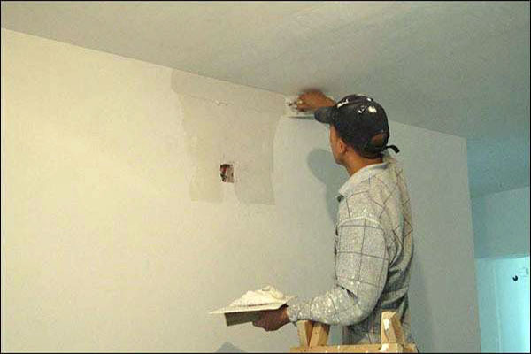 墙壁起皮发霉的处理方案 墙壁起皮发霉的处理方案有哪些