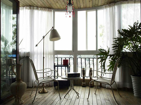 阳台瓷砖选购原则简析 打造多彩休闲空间