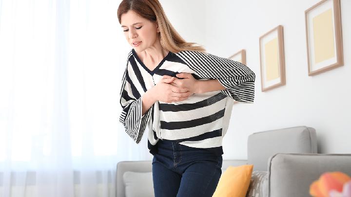 哺乳期乳房胀痛有哪些原因 哺乳期乳房胀痛怎么回事
