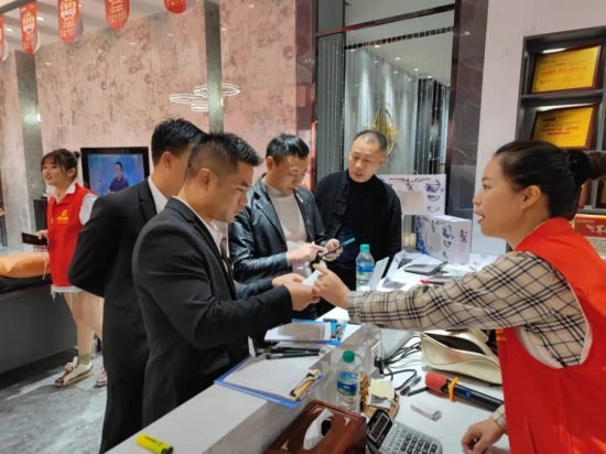 【璀璨绽放】国达陶瓷安福旗舰店盛大开业 【璀璨绽放】国达陶瓷安福旗舰店盛大开业