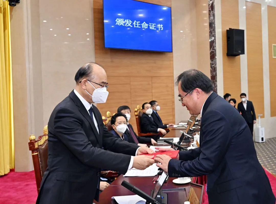 许勤当选黑龙江省人大常委会主任 梁惠玲当选黑龙江省省长