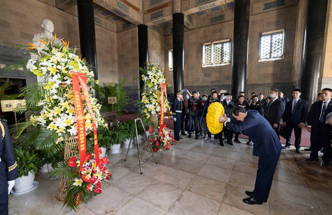 中国发布丨马英九等了36年首次访陆寻根祭祖 参观孙中山纪念馆时建议加上这句话    