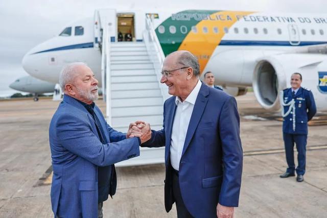 巴西总统卢拉抵达上海 巴西总统卢卡