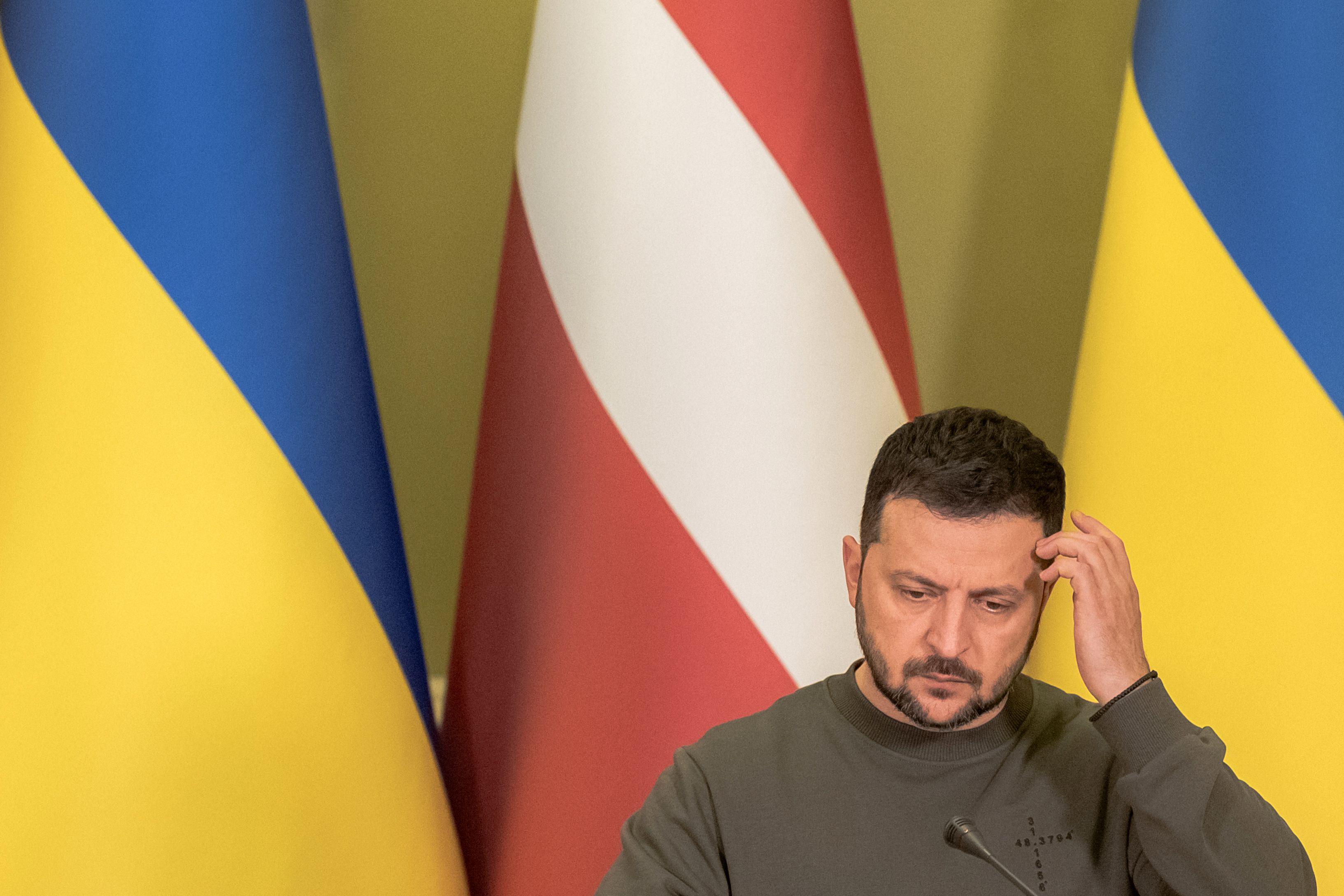 西媒：乌克兰隐现争夺总统宝座内斗 乌克兰总统立场转变