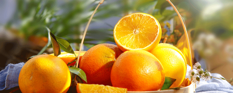 新鲜橙子皮泡水可以浇花吗（橙子皮泡水能浇花草吗）